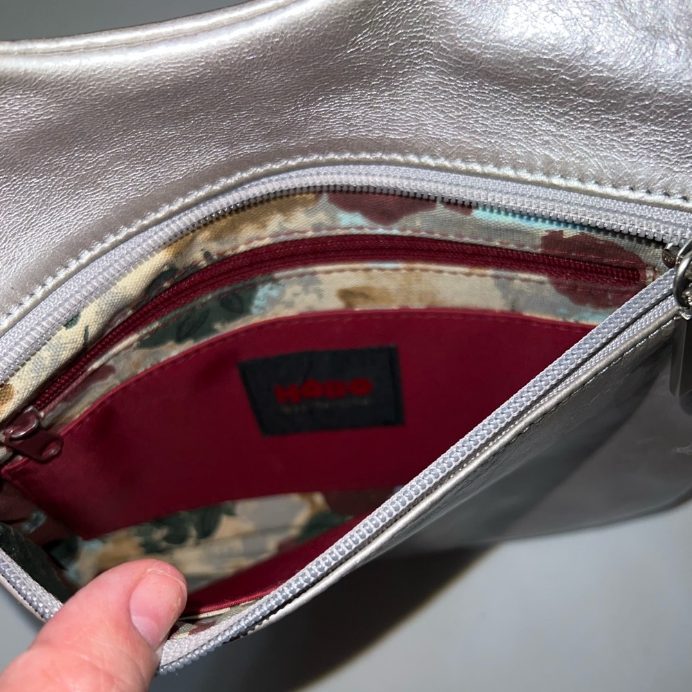 Hobo Silver Leather Clutch Bag - Picture 8 of 11